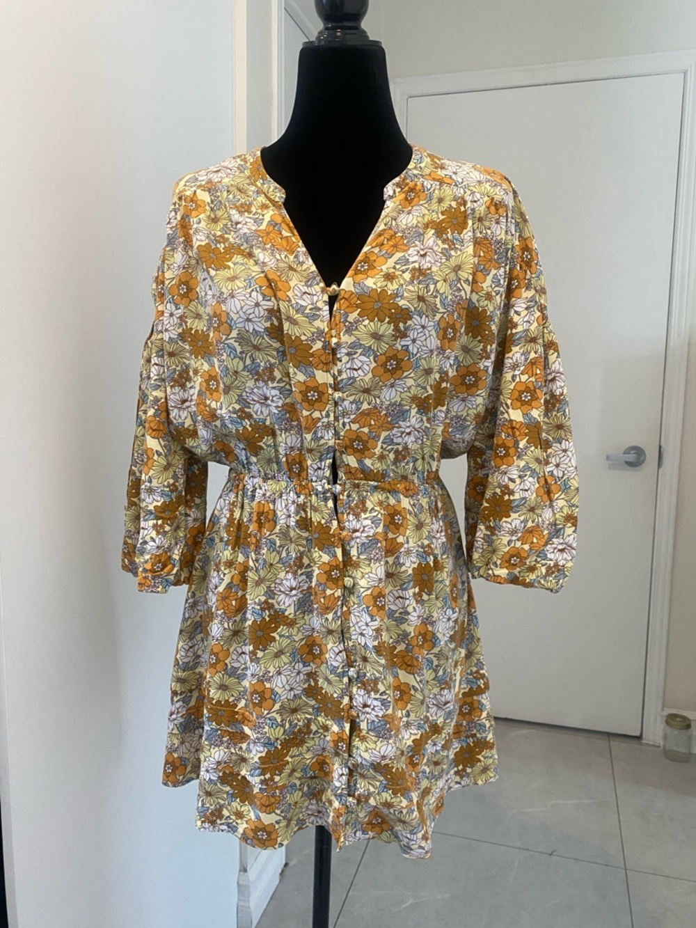 AMUSE SOCIETY Floral Multi colour Mini dress with elastic waist size Medium